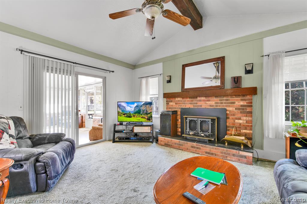 49545 SCHOENHERR Road, Shelby Twp, MI 48315 — Photo 13