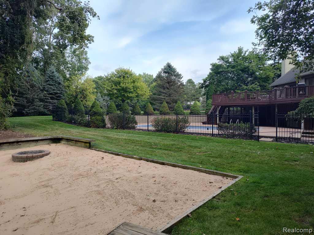 1339 Pond Bluff Way, Brighton, MI 48114 — Photo 4