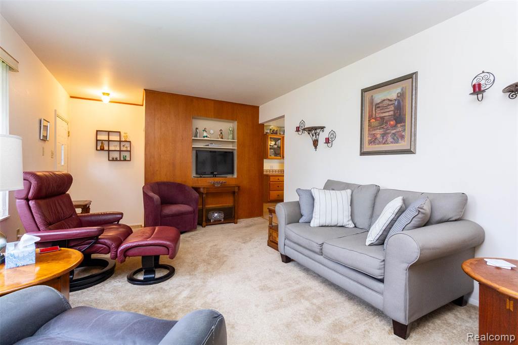 772 Robbinann Drive, Waterford, MI 48328 — Photo 7