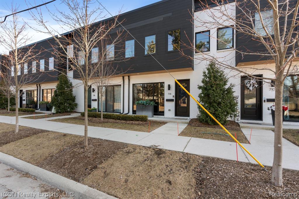 714 E PARENT Avenue, Royal Oak, MI 48067 — Photo 7