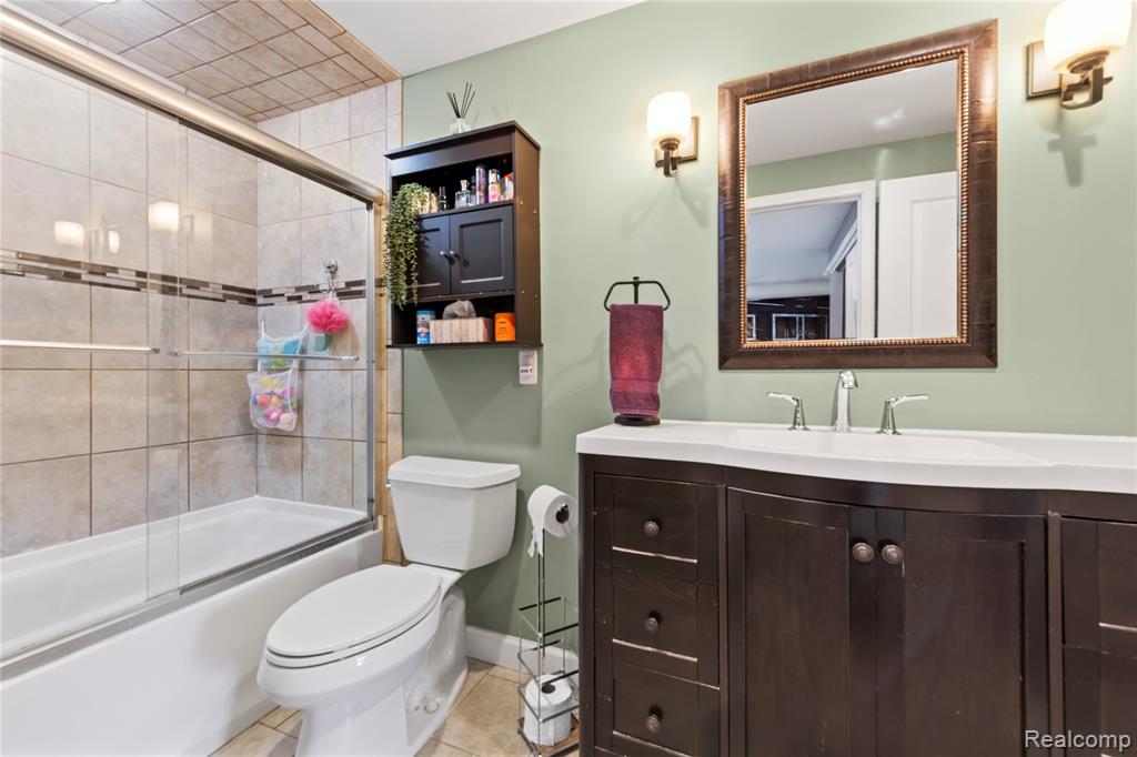 22303 Knollwood Drive, Flat Rock, MI 48134 — Photo 23