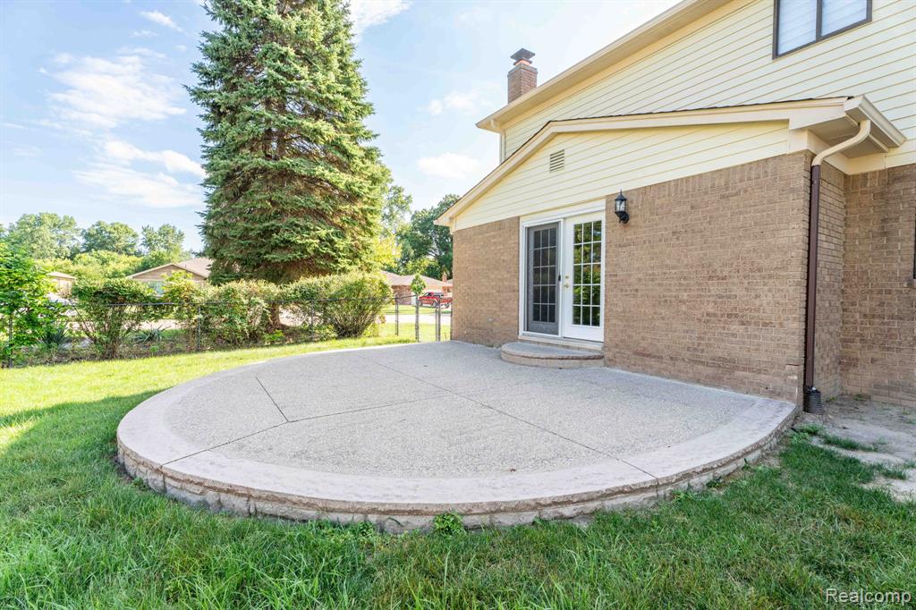 40206 Ashland Drive, Sterling Heights, MI 48313 — Photo 64