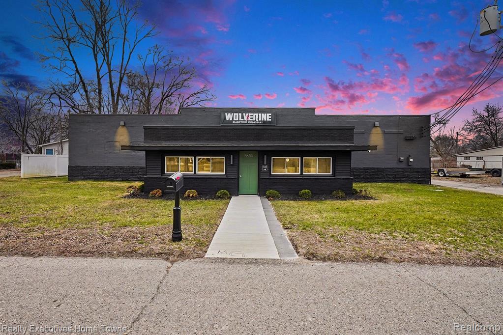 5650 Jamestown Road, Shelby Twp, MI 48317