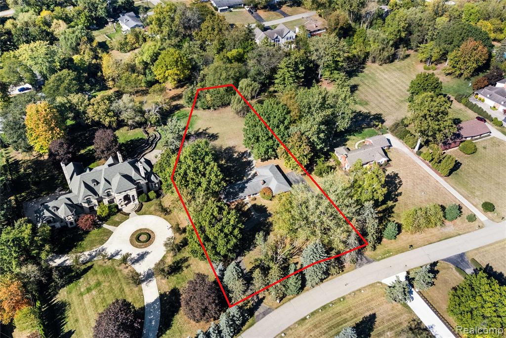 7250 Ten Hill Road, West Bloomfield, MI — Photo 28