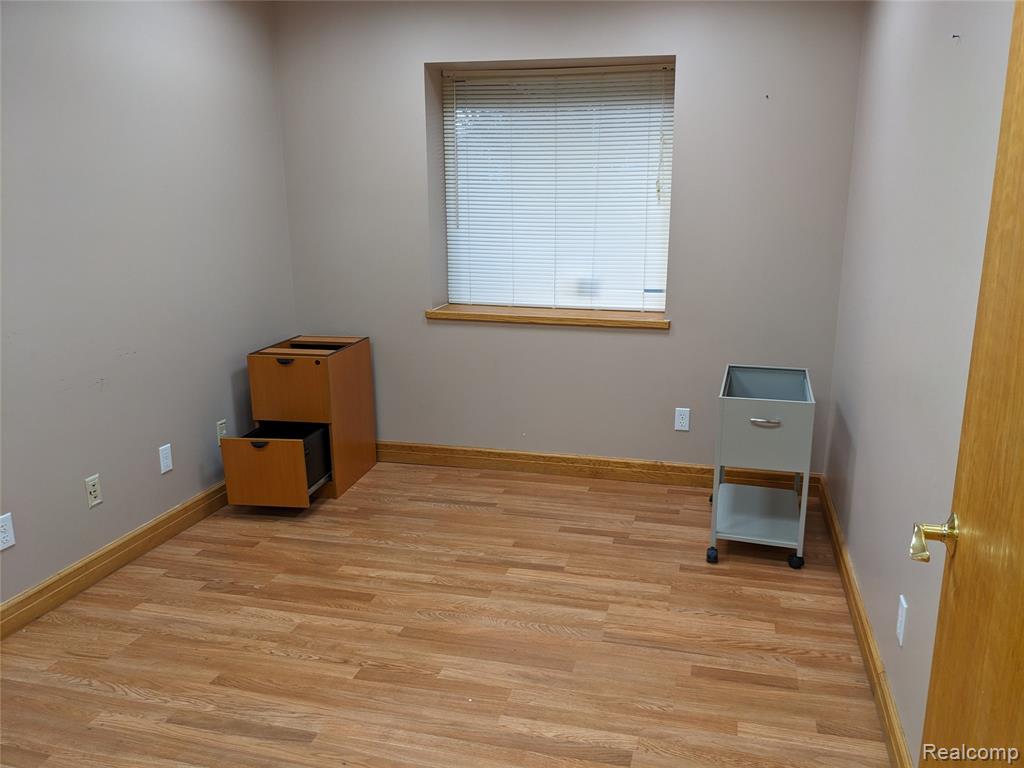 2515 S Dye Road, Flint, MI 48532 — Photo 18