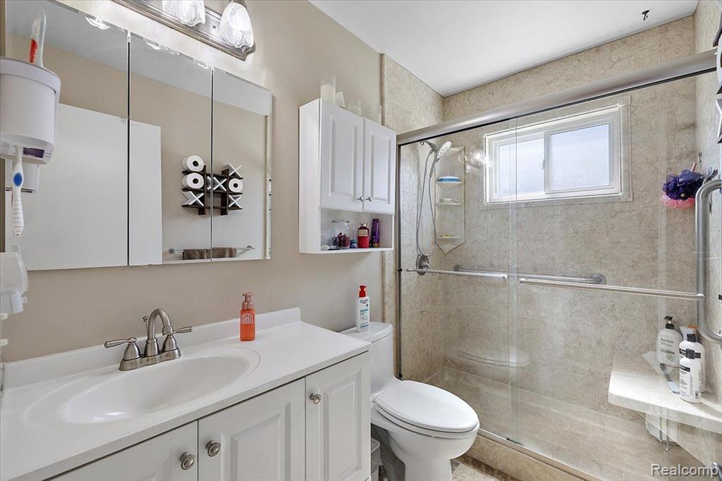 47445 LIZABETH Drive, Chesterfield, MI 48047 — Photo 16