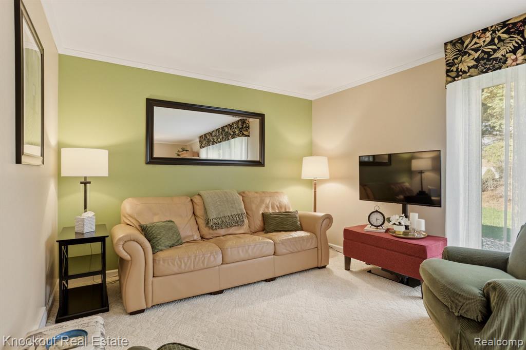239 Churchgrove Road, Frankenmuth, MI 48734 — Photo 9