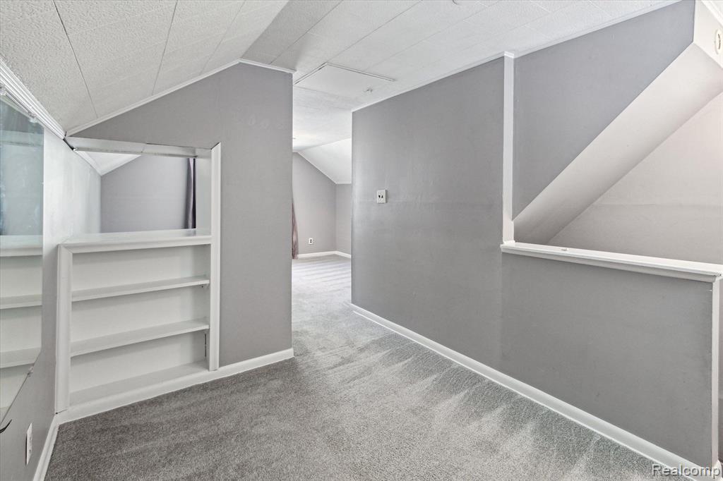 812 N KENWOOD Avenue, Royal Oak, MI 48067 — Photo 27
