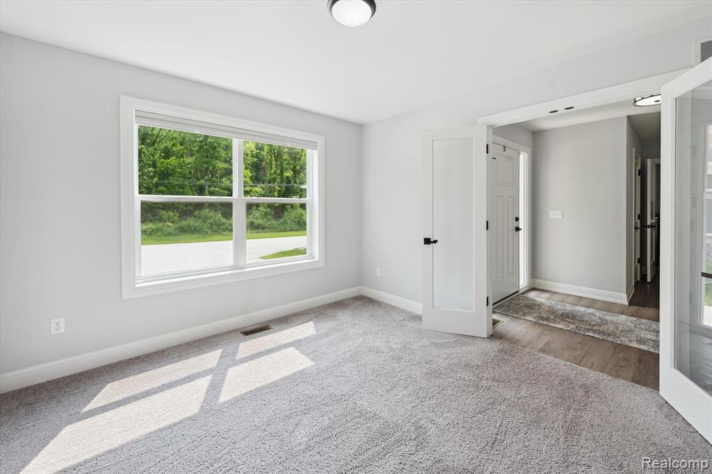 595 BRIGHTON LAKE RD, Brighton, MI 48116 — Photo 19