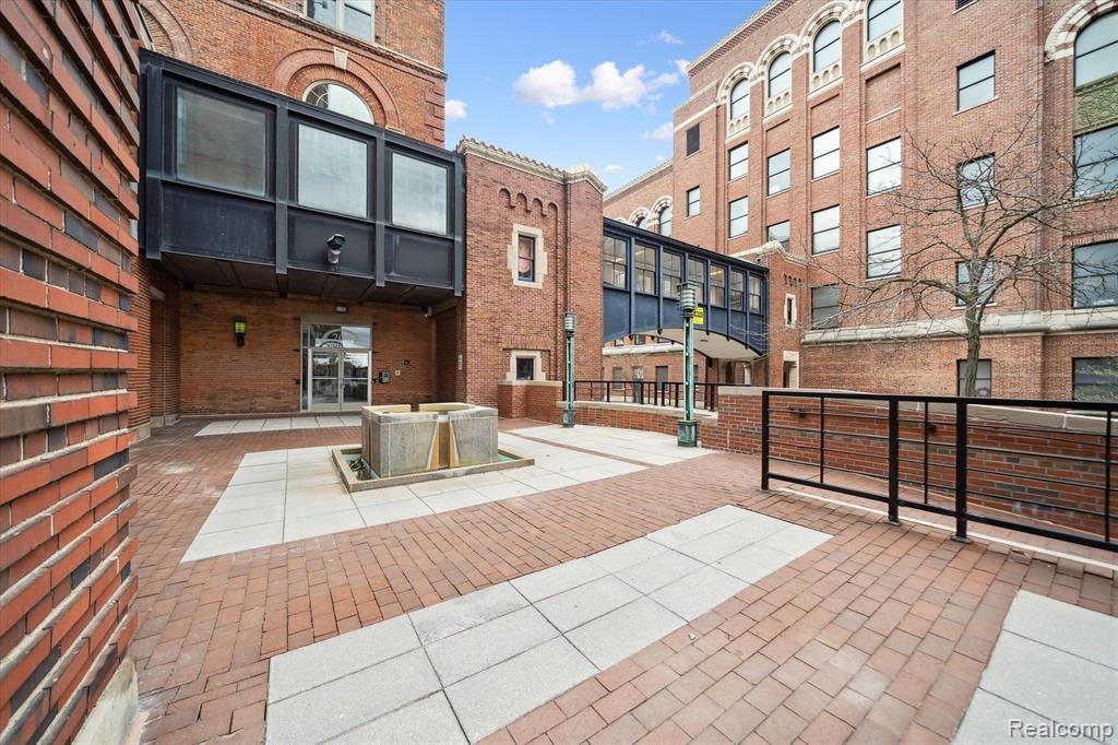 200 RIVER PLACE Drive, 14, Detroit, MI 48207 — Photo 29