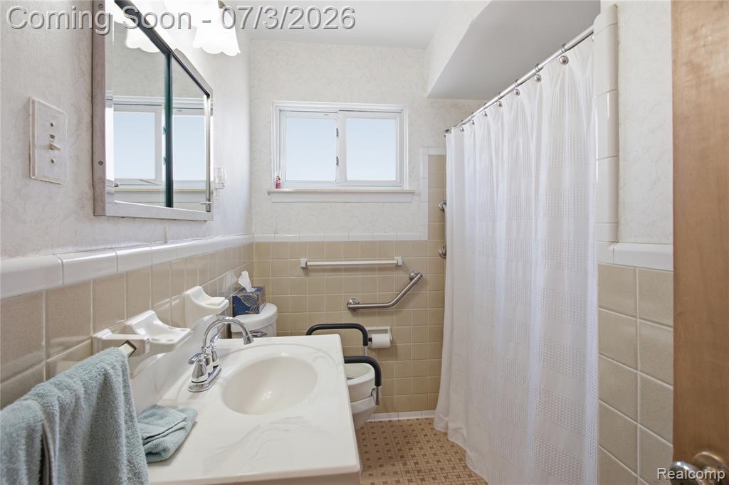 8516 Perrin Avenue, Westland, MI — Photo 24