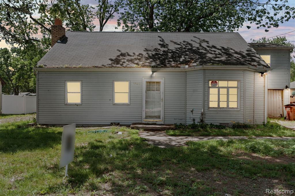 7700 Beachway Drive, Monroe, MI 48161 — front exterior