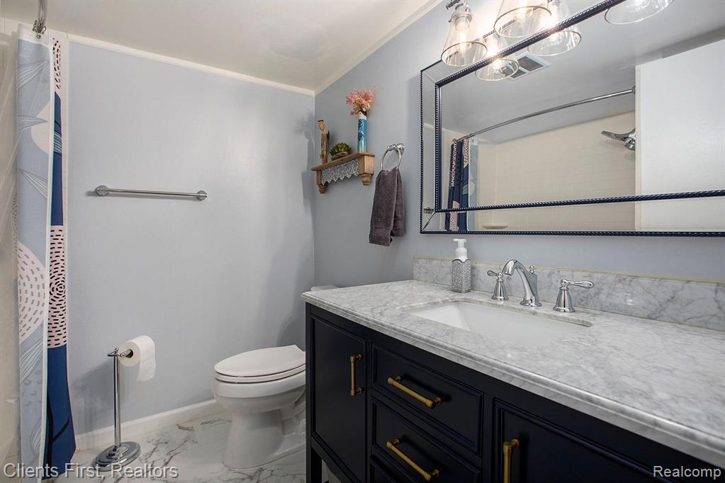 44425 SAVERY Drive, Canton, MI 48187 — Photo 9