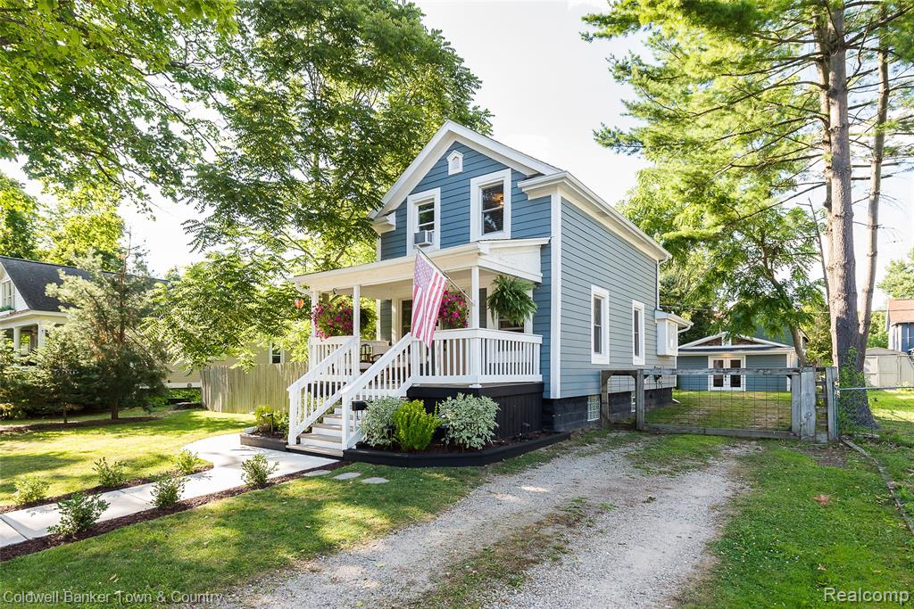 416 W Washington Street, Howell, MI 48843