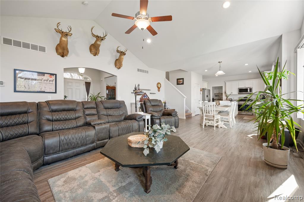 5785 Layton Road, Fowlerville, MI 48836 — Photo 32