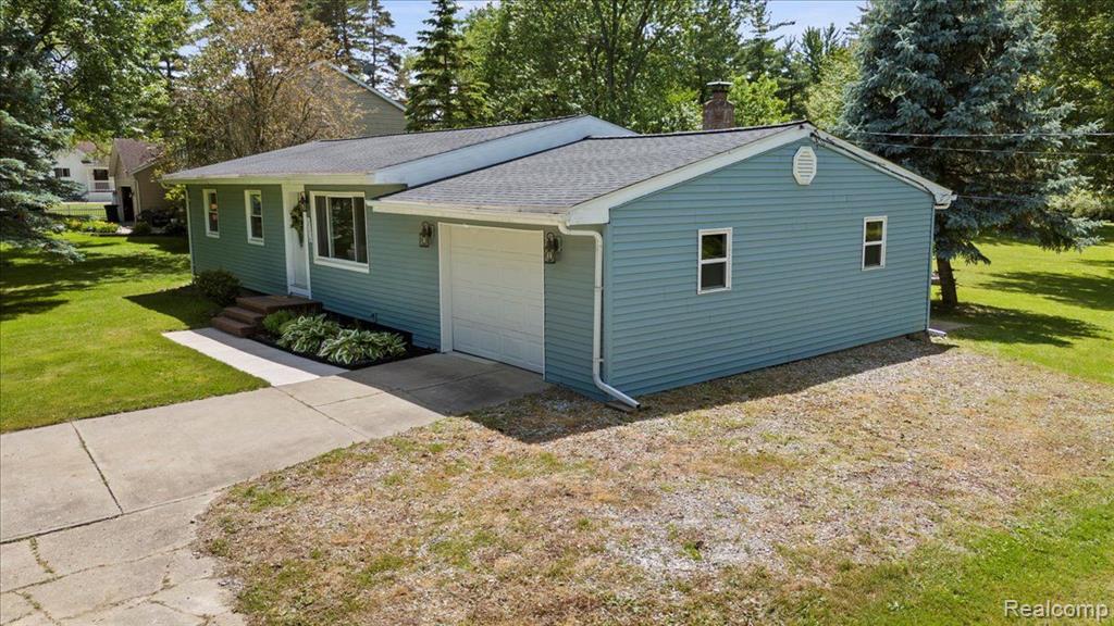 5116 WAKEFIELD Road, Grand Blanc, MI 48439 — Photo 3