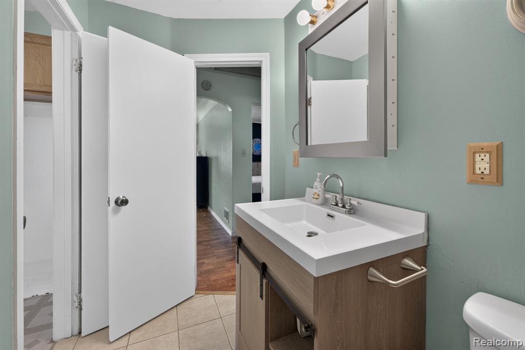 7077 Frances Road, Flushing, MI 48433 — Photo 25