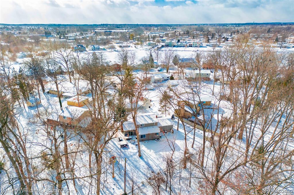 1466 Shankin Court, Wolverine Lake, MI 48390 — Photo 42
