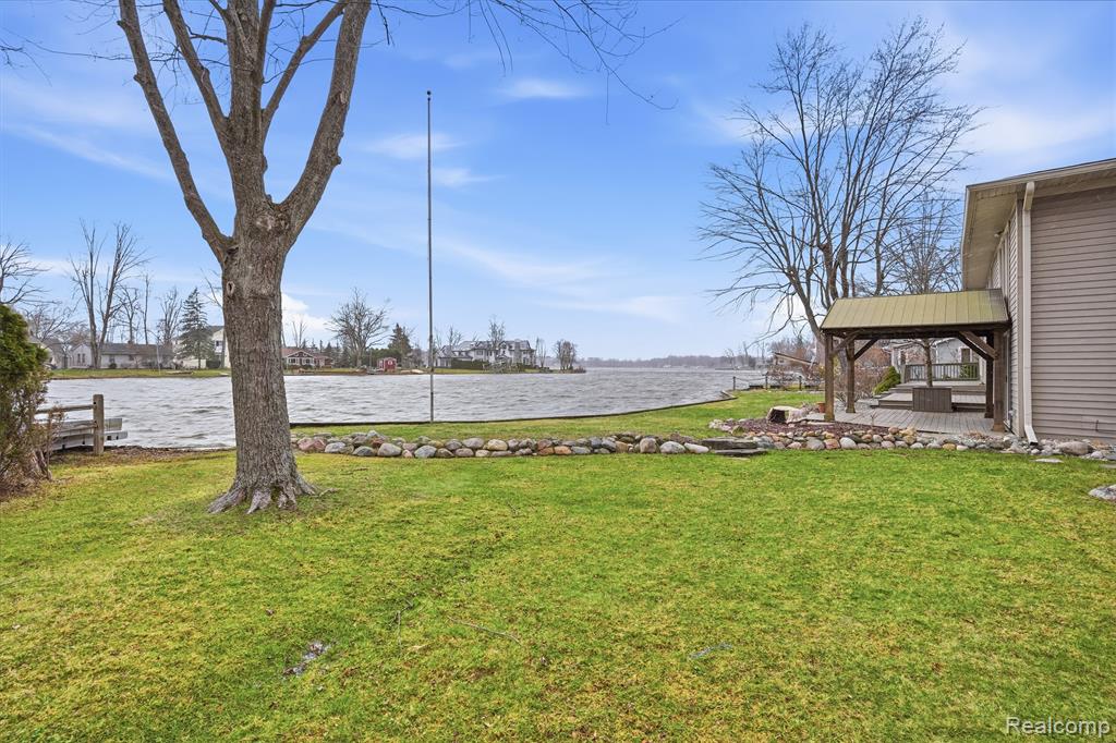 5370 Edgelake Drive, Pinckney, MI 48169 — Photo 39