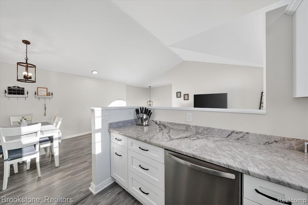 220 Oakbrooke Drive, 3, South Lyon, MI 48178 — Photo 13