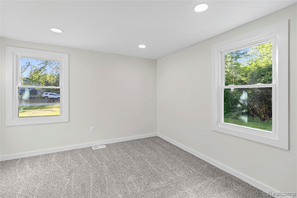 1460 W Silverbell Road, Lake Orion, MI — Photo 41