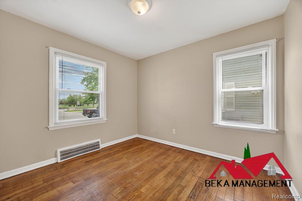 4924 Howe Road, Wayne, MI 48184 — Photo 11