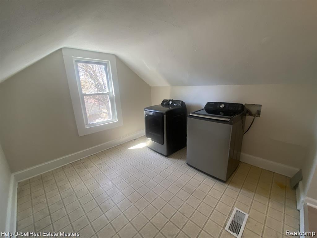 620 GRISWOLD Street, Port Huron, MI 48060 — Photo 21