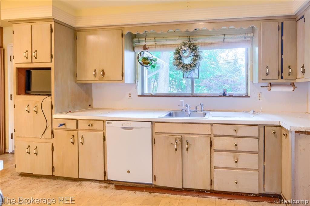 575 Bancroft Street, Imlay City, MI 48444 — Photo 21