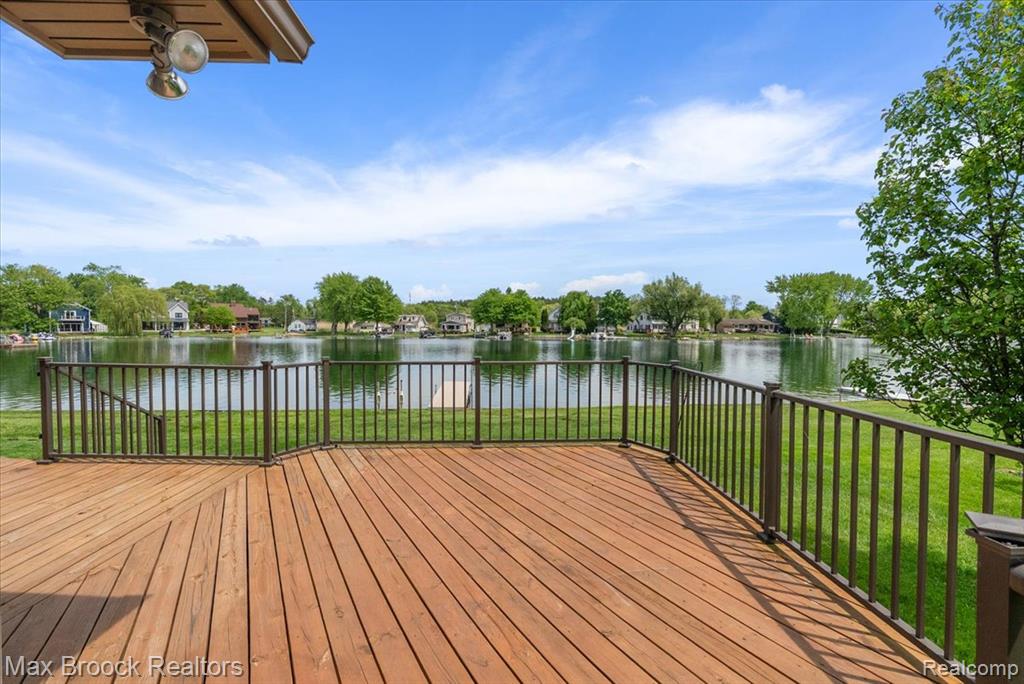 1317 Castlewood Drive, White Lake, MI — Photo 46