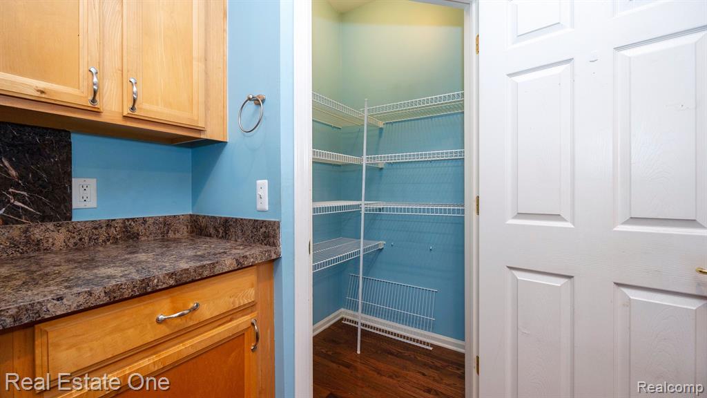 17041 ALGONQUIN Drive, Northville, MI 48168 — Photo 23