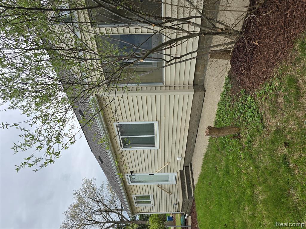 9114 Pontiac Lake Road, White Lake, MI — Photo 29