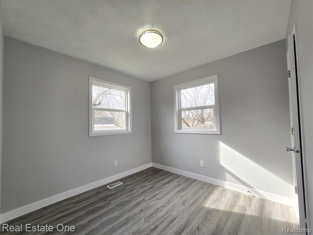 4912 PLEASANT GROVE Road, Lansing, MI 48910 — Photo 14