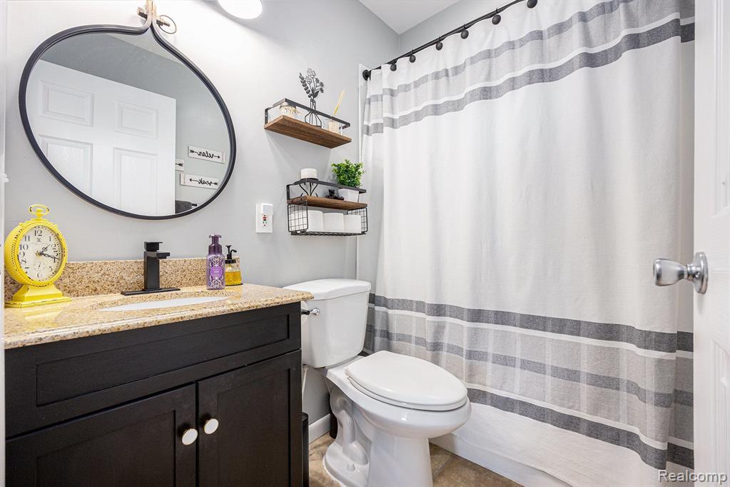 143 BROADWAY Street, Oxford, MI 48371 — Photo 17