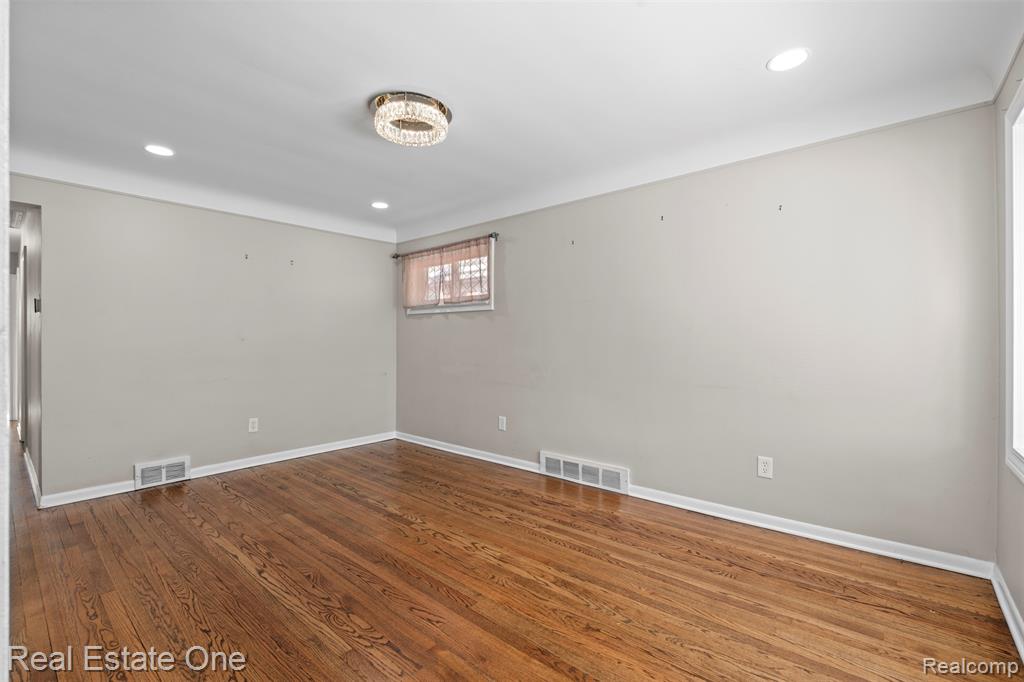 4114 Lincoln Boulevard, Dearborn Heights, MI 48125 — Photo 7
