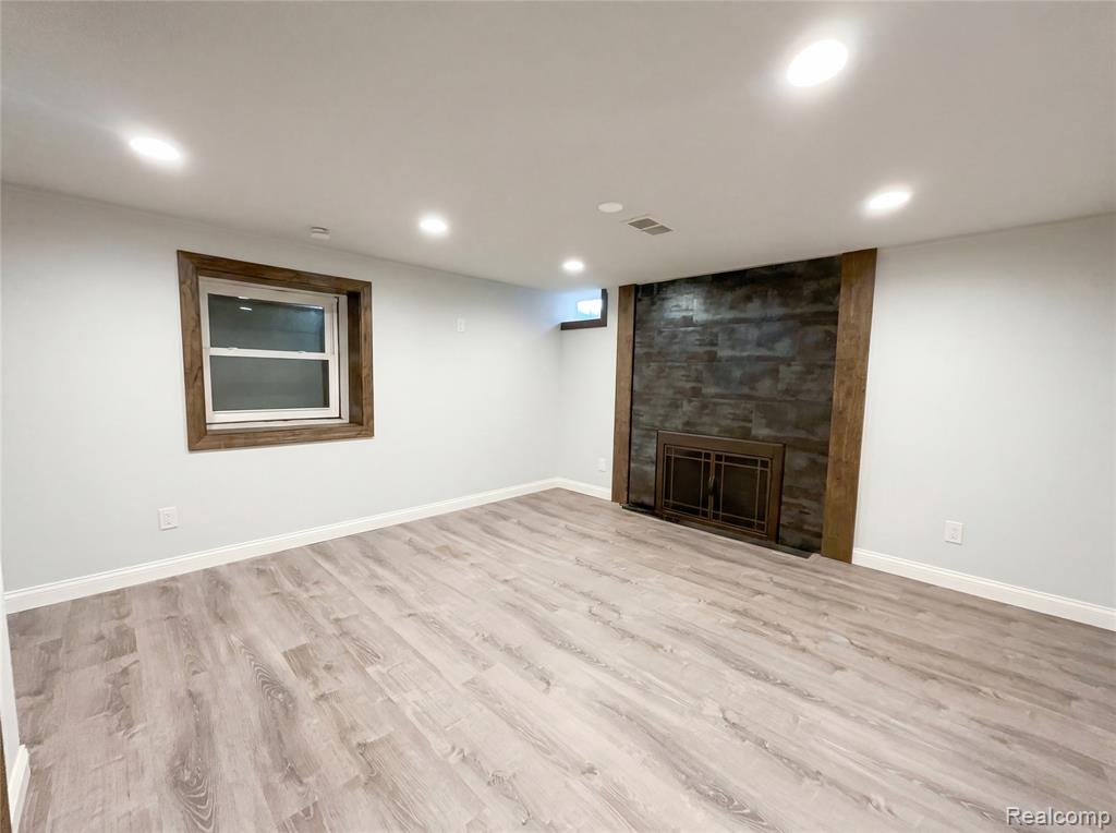 1912 Littlestone Road, Grosse Pointe Woods, MI 48236 — Photo 18
