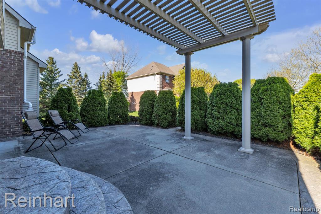 25340 VILLAGEWOOD, South Lyon, MI 48178 — Photo 39