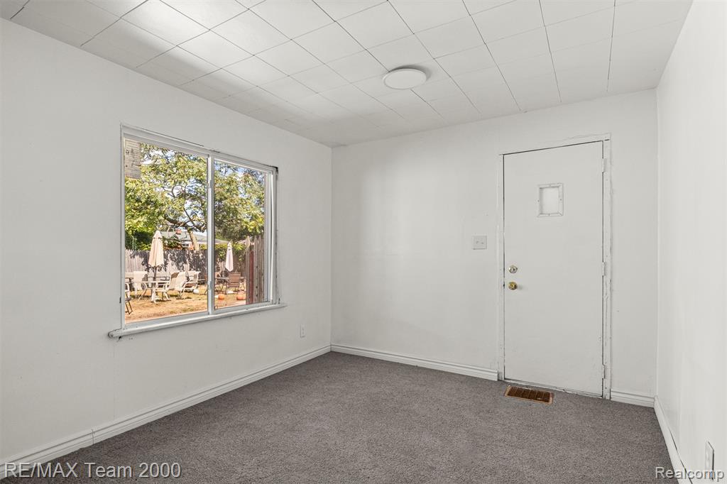 21304 Glen Lodge Road, Royal Oak, MI 48220 — Photo 32