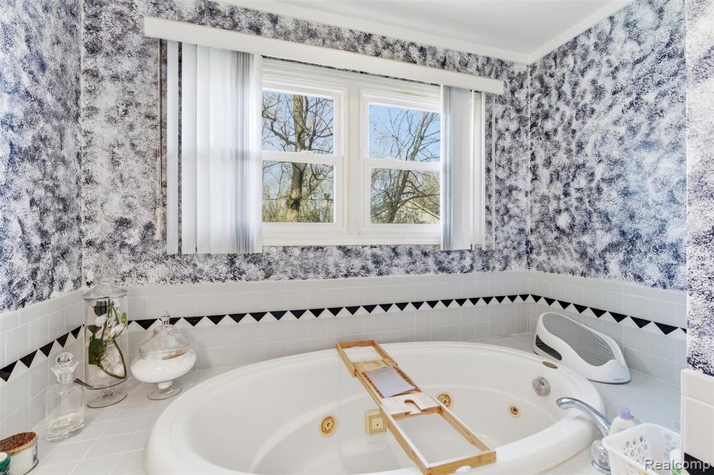 6960 Long Avenue, West Bloomfield, MI — Photo 38