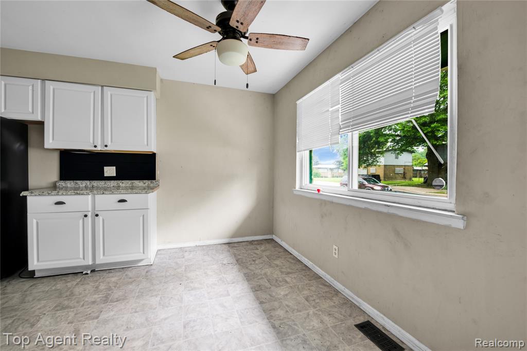 4123 BURTON Street, Inkster, MI 48141 — Photo 6
