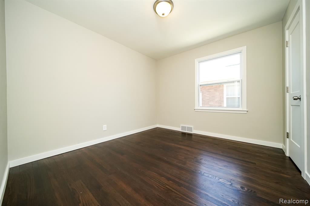 23610 Morton Street, Oak Park, MI 48237 — Photo 30
