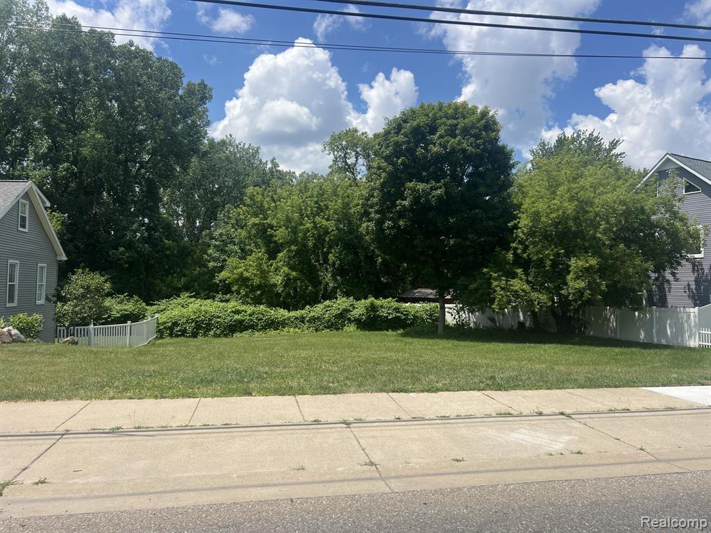 00 Leroy Street, Fenton, MI 48430