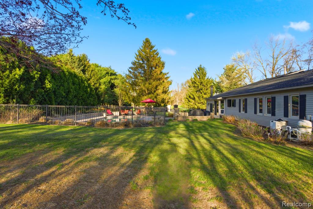2411 Wixom Trail, Milford, MI 48381 — Photo 43
