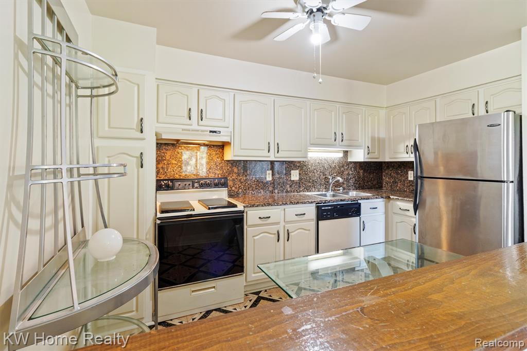 41708 Bedford Drive, Canton, MI 48187 — Photo 8