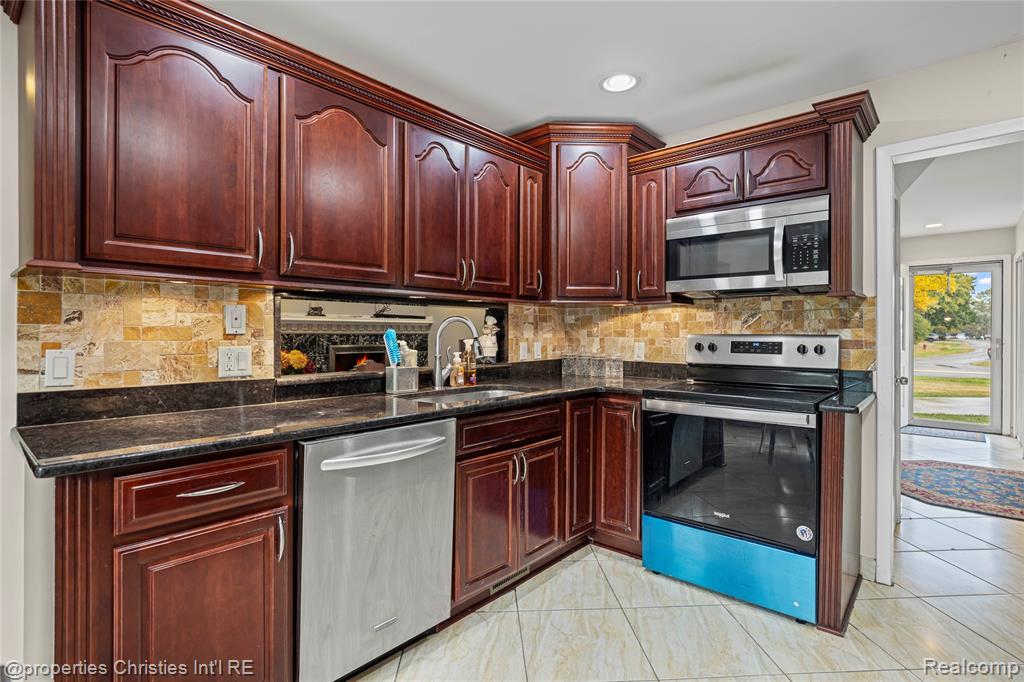 7178 Heather Heath, West Bloomfield, MI — Photo 11