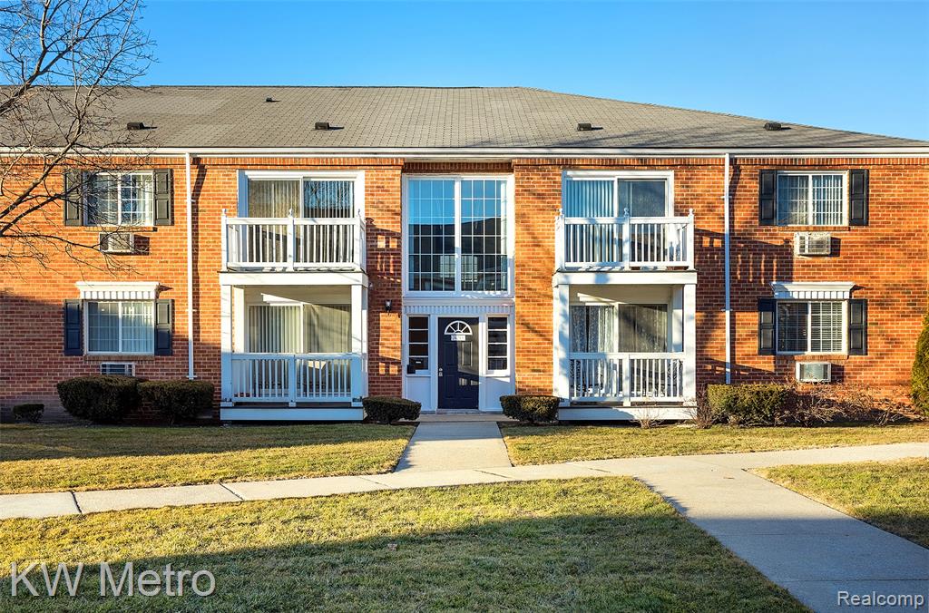 2425 Torquay Avenue, Royal Oak, MI 48073
