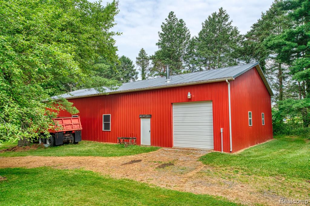 8953 OAK GROVE Road, Howell, MI 48855 — Photo 28