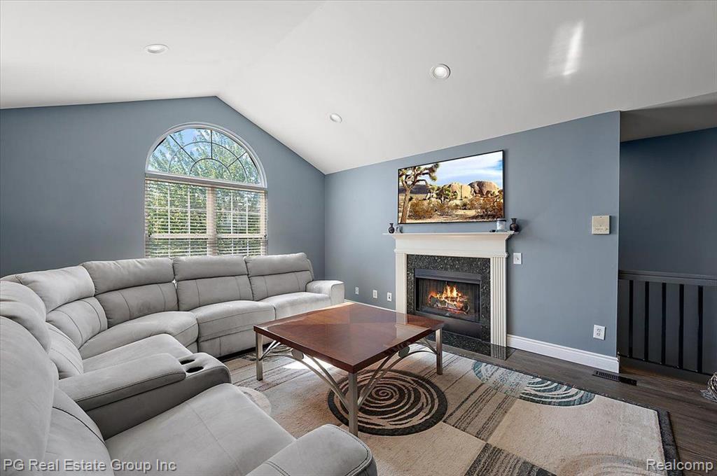 46104 BALDWIN Drive, Macomb, MI 48044 — Photo 8