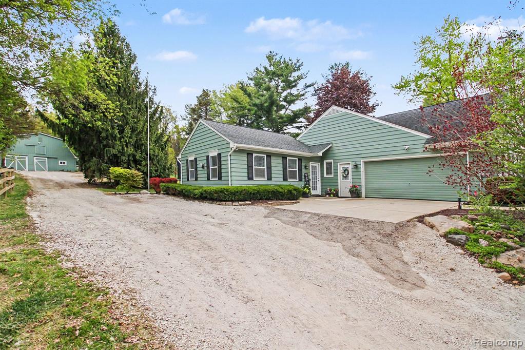 2601 Old Plank Road, Milford, MI 48381 — Photo 30