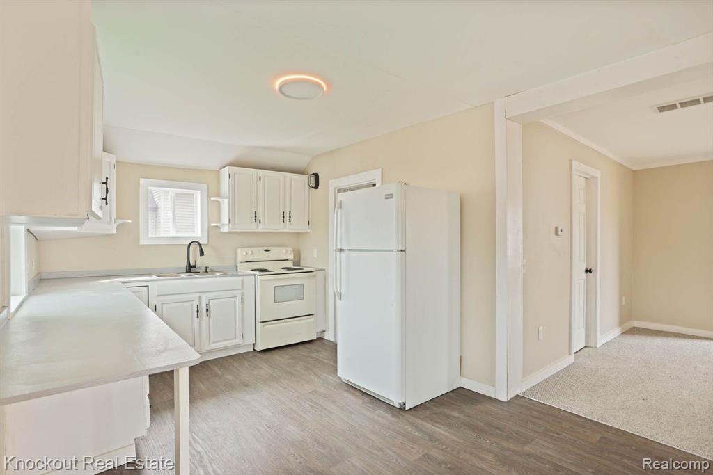 117 S IRVING Street, St. Charles, MI 48655 — Photo 15