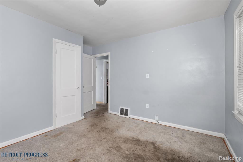 8865 GREENVIEW Avenue, Detroit, MI 48228 — Photo 6